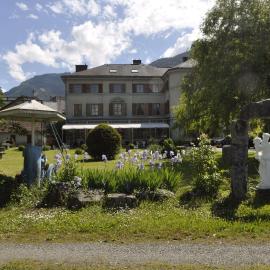 Hotel Du Parc - Manoir Du Baron Blanc，位于法韦热的酒店