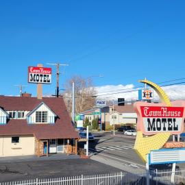 Townhouse Motel，位于毕夏普的酒店