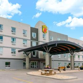 Super 8 by Wyndham Winnipeg East MB，位于温尼伯的酒店