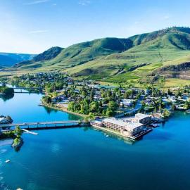Grandview Lake Chelan- Waterfront View, Pool, Hot tub, Golf, 1 Min To Downtown，位于奇兰的酒店