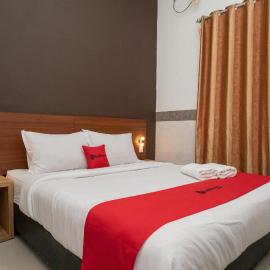 RedDoorz Syariah near Kota Cinema Mall Jatiasih，位于Kebantenan Tiga的酒店