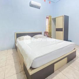 Homestay Tirtasari Pinrang City Center Mitra RedDoorz，位于Pinrang的酒店