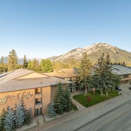 Banff Park Lodge，位于班夫的酒店