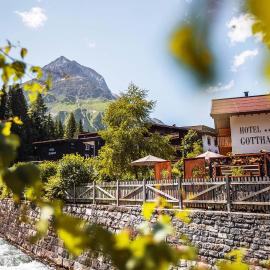 Hotel Gotthard，位于莱赫阿尔贝格的酒店
