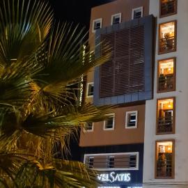 Hotel VELSATIS，位于贝尼迈拉勒的酒店