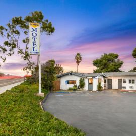 Scandia Motel，位于卡尔斯巴德的酒店