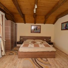 Rooms & Apartment Vinia，位于别洛瓦尔的酒店
