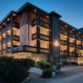 Hotel Kristall，位于法尔泽斯的酒店