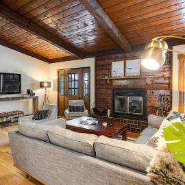 West Vail Mountain Escape & Kinnikinnick Sunshine House,位于范尔的酒店