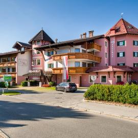 Hotel Moserhof，位于罗伊特的酒店