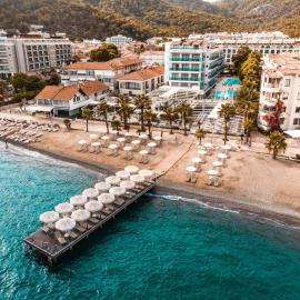 Emre Beach & Emre Hotel，位于马尔马里斯的酒店