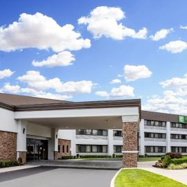 Holiday Inn - Long Island - ISLIP Arpt East by IHG，位于Holtsville的酒店
