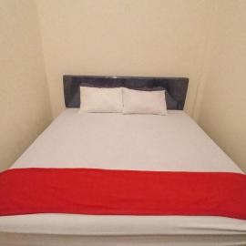 RedDoorz Syariah near Sentani City Square,位于Weversdorp的酒店