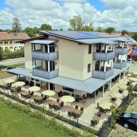 Hotel Heimfeld Restaurant Cafe，位于Garching an der Alz的酒店