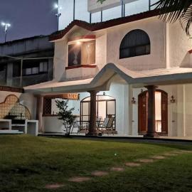 HERMOSA CASA EN CUERNAVACA: JARDÍN DEL LAGO，位于库埃纳瓦卡的酒店