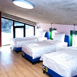 Paliani Hostel，位于梅斯蒂亚的酒店