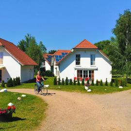Ferienhäuser am Kummerower See, Verchen，位于Verchen的酒店