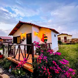 Parador La Mesa Redonda Hotel y Glamping，位于洛斯桑托斯的酒店