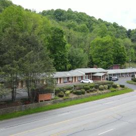 Parkway Inn，位于韦恩斯维尔的酒店