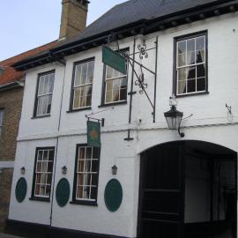 Crown Hotel，位于道纳姆马基特的酒店