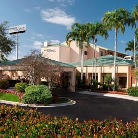 Sonesta Select Miami Lakes，位于迈阿密湖的酒店