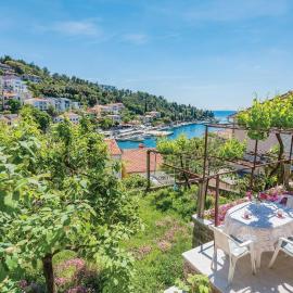 1 Bedroom Gorgeous Apartment In Rabac