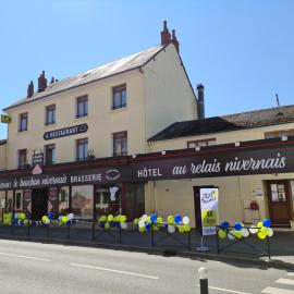Logis hôtel Au Relais Nivernais，位于讷韦尔的酒店