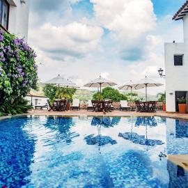 Hotel Boutique Posada Las Trampas，位于亨达的酒店
