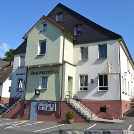 Landhotel Zum Niestetal，位于卡塞尔的酒店