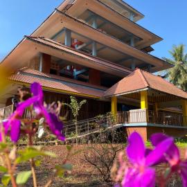 Ola Agro Riverside Villa in Malvan, Dhamapur, Sindhudurg，位于Pendur的酒店