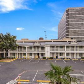 Quality Inn & Suites Dallas-Cityplace,位于达拉斯的酒店