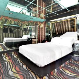 Hollywood Motel,位于法明代尔的酒店