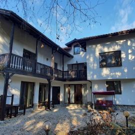 Guest House Ela，位于道那班亚的酒店