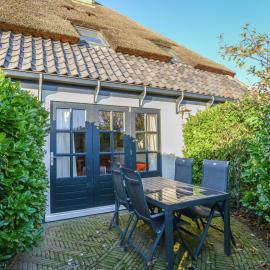 Charming Holiday Home in Texel，位于Oost的酒店