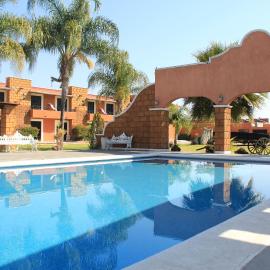 Hotel Meson del Puente，位于Acámbaro的酒店