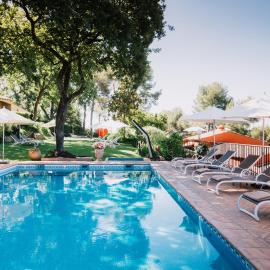 Hotel****Spa & Restaurant Cantemerle，位于旺斯的酒店
