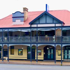 The Commercial Hotel Wallerawang，位于Wallerawang的酒店