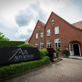 Hotel & Restaurant Alte Schule，位于锡克的酒店