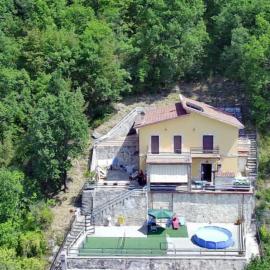 Villa panoramica Le Cerquiglie，位于Ascrea的酒店