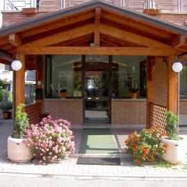 Hotel La Maddalena，位于夸特罗卡斯泰拉的酒店