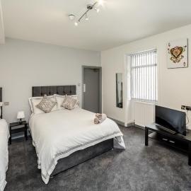 Huddersfield Central Lodge，位于哈德斯菲尔德的酒店