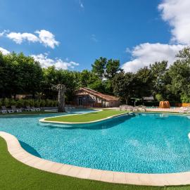 Camping maeva Escapades Millau Plage，位于米洛的酒店