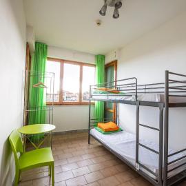 Safestay Pisa Centrale，位于比萨的酒店
