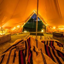 The Paddock Wildcamp，位于佩伦波斯的酒店