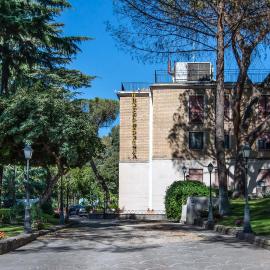 Hotel Santa Prisca,位于罗马的酒店