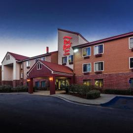 Red Roof Inn & Suites Savannah Airport，位于萨凡纳的酒店
