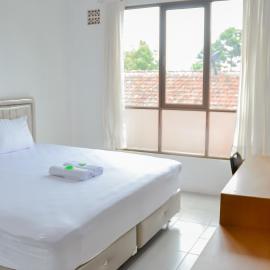 Bumi Ciboled Mitra RedDoorz near Gerbang Tol Pamulihan，位于Jatinangor的酒店