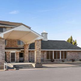 Super 8 by Wyndham Joliet I-55 N/Chicago，位于乔利埃特的酒店