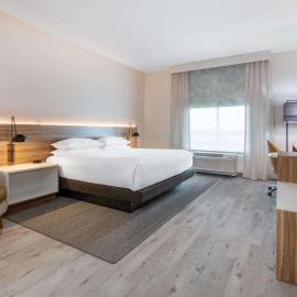 Wyndham Garden Orlando Airport - Free Airport Shuttle - PARK N' FLY Available，位于奥兰多的酒店
