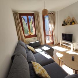 Inmocyma Casa Cervino, La Coma de Alba-Benasque，位于贝纳斯克的酒店